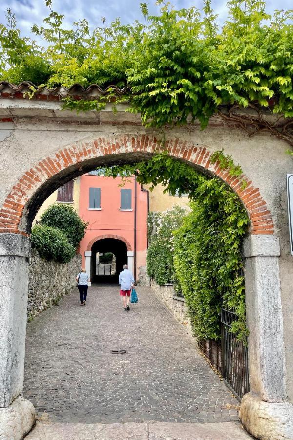 Borgo Dei Sogni Apartment San Felice del Benaco Exterior photo